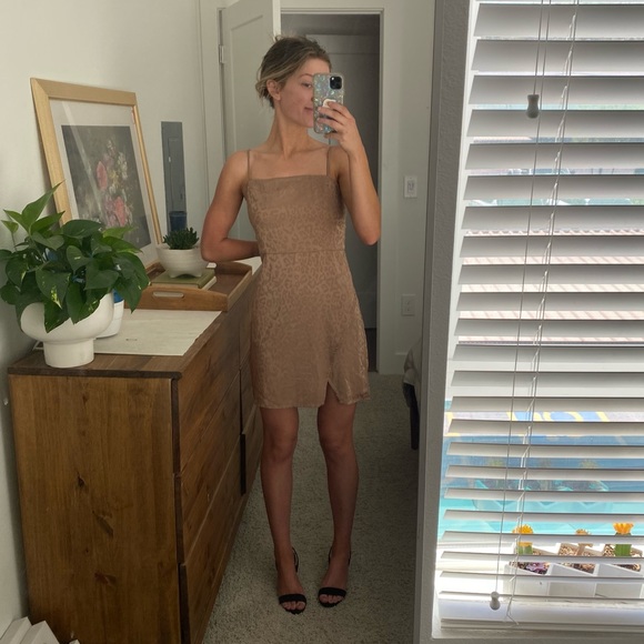 NWOT cheetah/leopard tan satin mini dress - Picture 4 of 10